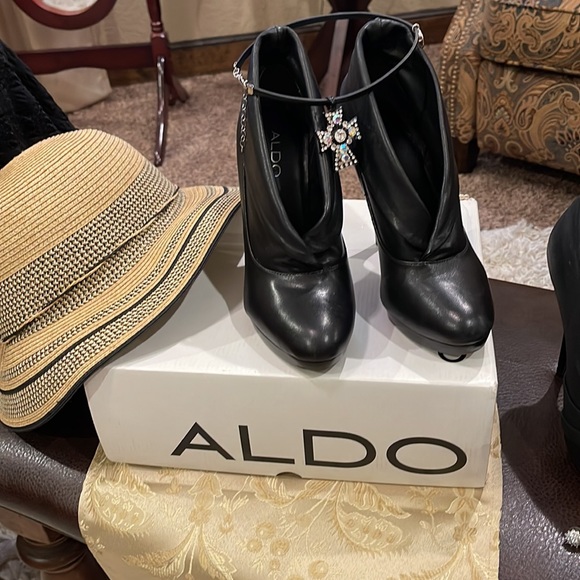 Meet your Posher, Susan - Picture 7 of 8